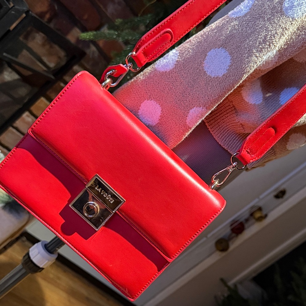 Lavoute Red Leather Crossbody Bag - Picture 6 of 6